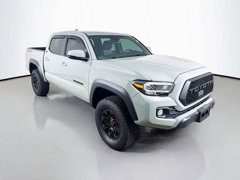 Used 2023 Toyota Tacoma TRD Off-Road image 3