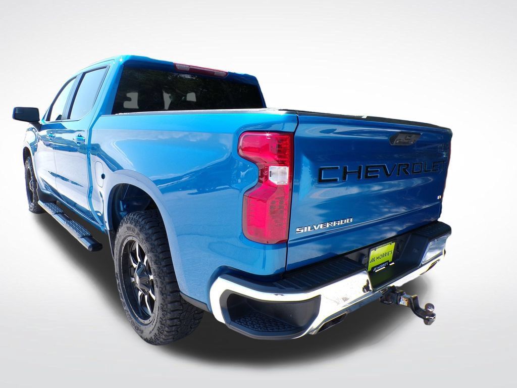 Used 2023 Chevrolet Silverado 1500 LT w/ Z71 Off-Road Package AWD/4WD image 4