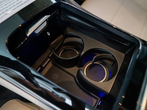 Certified 2025 Mercedes-Benz GLC 300 4MATIC image 17