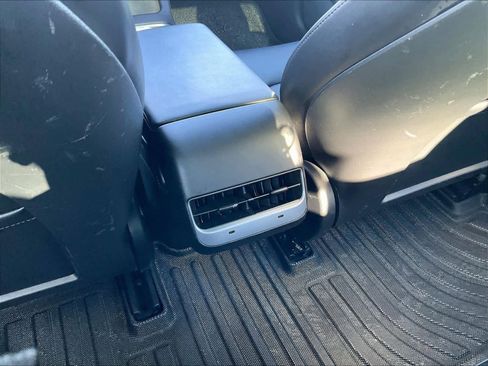 Used 2023 Tesla Model 3 Standard Range image 26