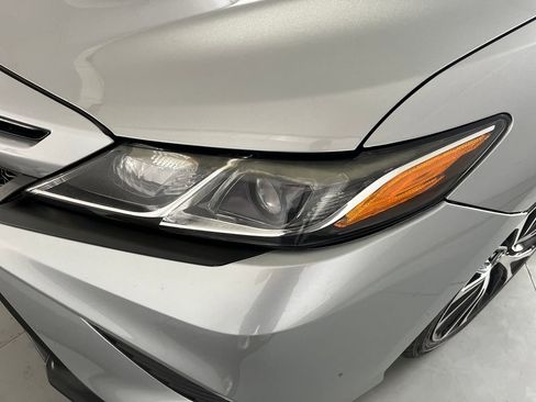 Used 2020 Toyota Camry SE FWD image 35