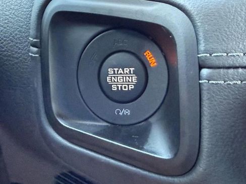 Used 2025 Jeep Wrangler Unlimited Sahara w/ Safety Group AWD/4WD image 16