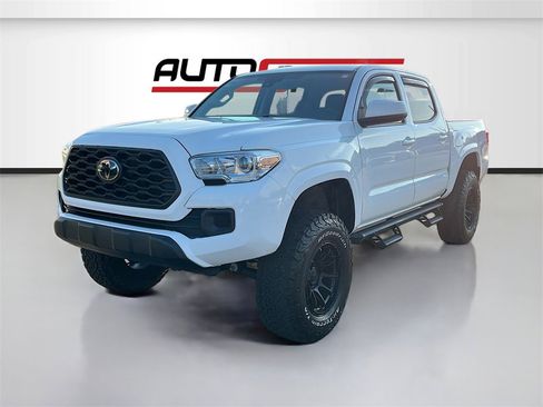 Used 2023 Toyota Tacoma SR image 3
