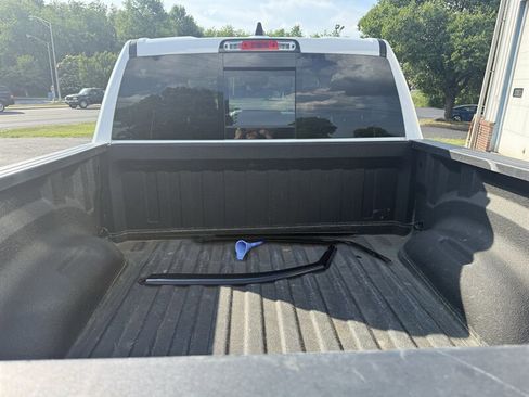 Used 2022 RAM 1500 Big Horn AWD/4WD image 9