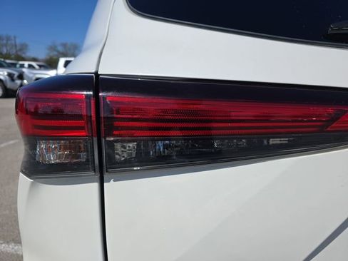 Used 2020 Toyota Highlander Platinum image 36