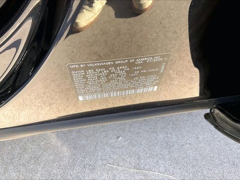 Used 2025 Volkswagen Atlas SE image 34