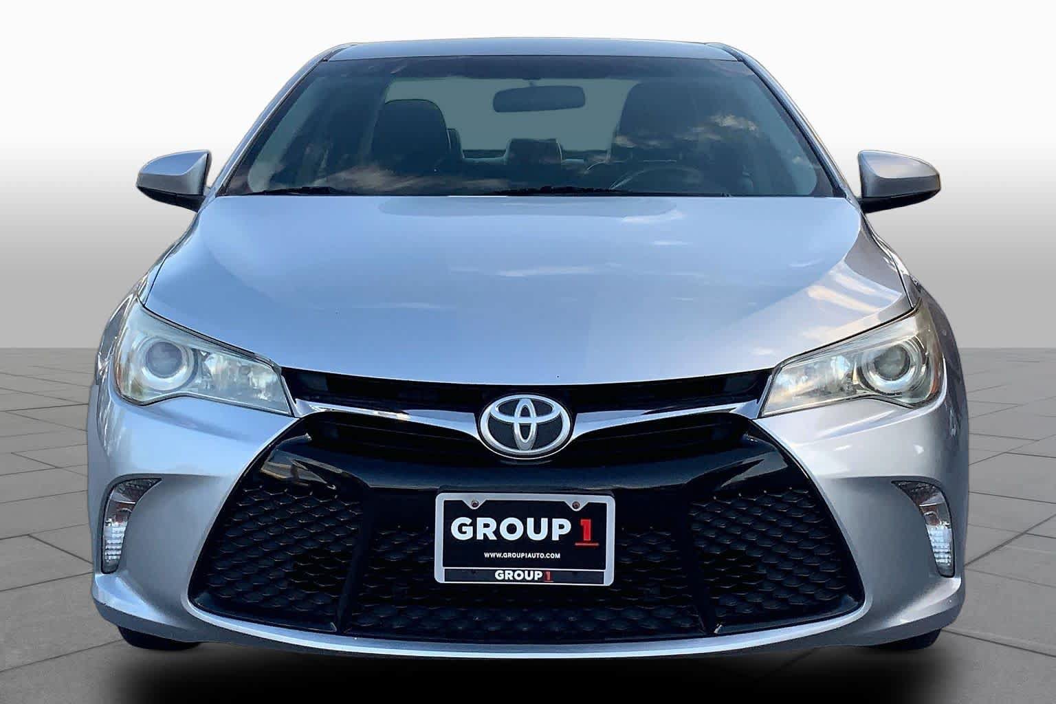 Used 2016 Toyota Camry SE FWD image 4