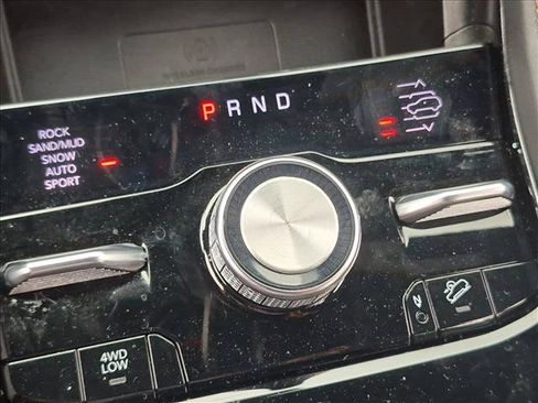 Used 2023 Jeep Grand Cherokee L Summit AWD/4WD image 11