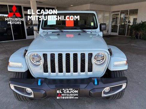 Used 2023 Jeep Wrangler Unlimited Sahara w/ Cold Weather Group AWD/4WD image 9