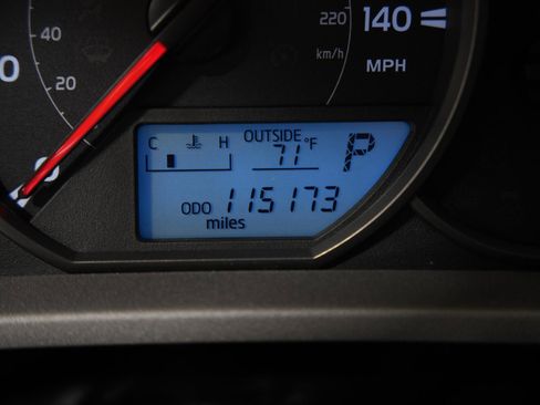 Used 2016 Toyota RAV4 LE image 27