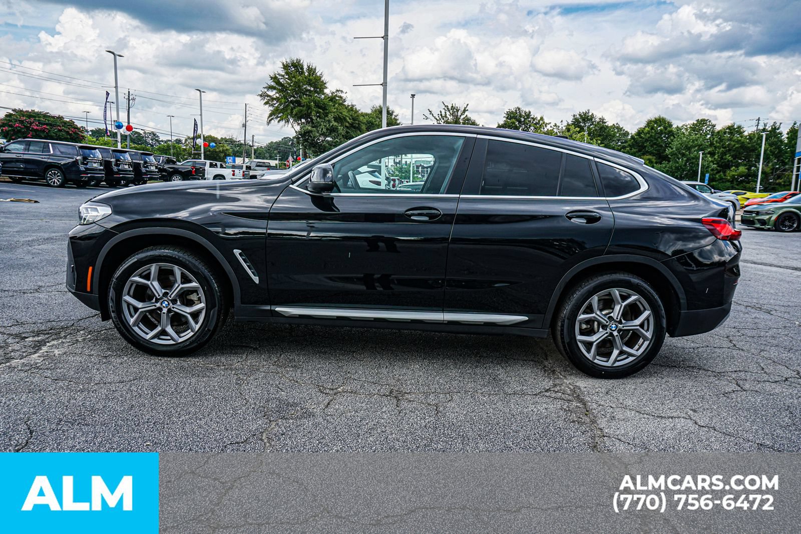 Used 2025 BMW X4 xDrive30i AWD/4WD image 9