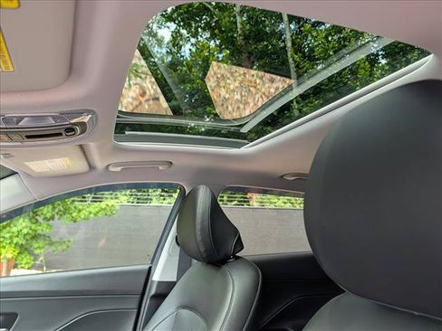 Certified 2024 Hyundai Kona Limited FWD image 27