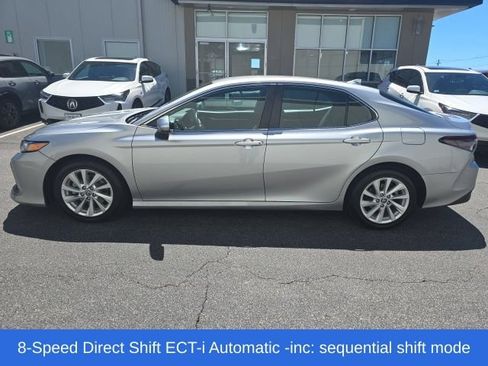 Used 2022 Toyota Camry LE FWD image 4