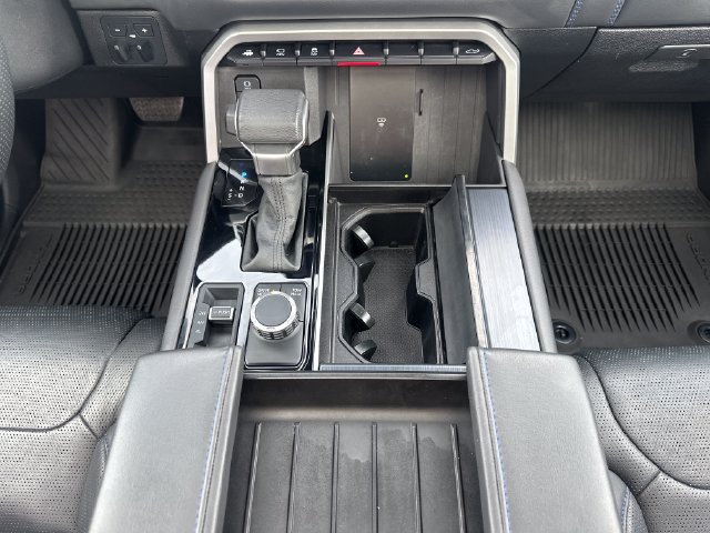 Used 2025 Toyota Tundra Platinum AWD/4WD image 12