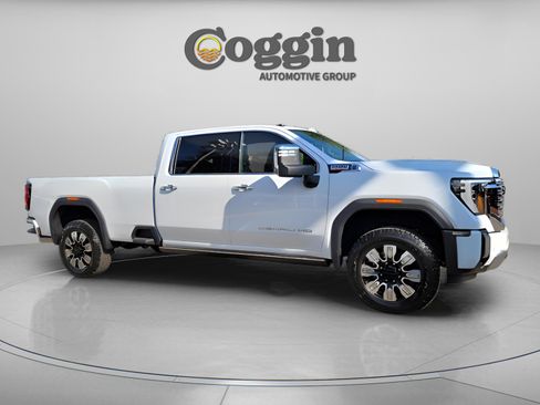 New 2026 GMC Sierra 3500 Denali w/ Denali Reserve Package image 13