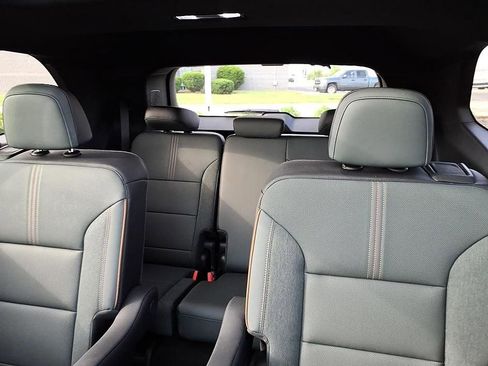Used 2026 GMC Acadia AT4 w/ Luxury Package AWD/4WD image 21