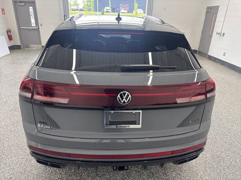 New 2026 Volkswagen Atlas Cross Sport SEL R-Line AWD/4WD image 4