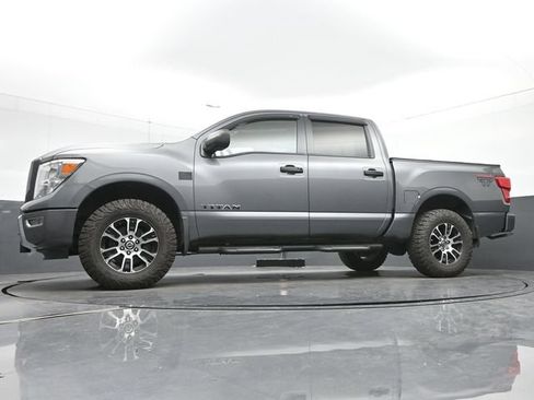 Used 2021 Nissan Titan SV w/ SV Convenience Package AWD/4WD image 16