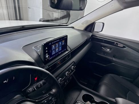 Used 2023 Honda Pilot Touring image 6