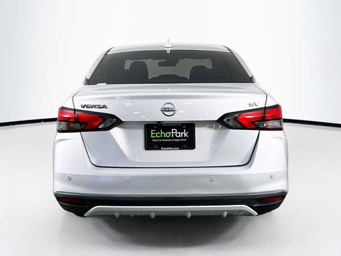 Used 2023 Nissan Versa SV image 7