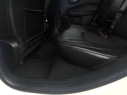 Used 2018 Jeep Compass Latitude w/ Popular Equipment Group AWD/4WD image 22