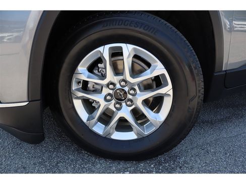 Used 2020 Chevrolet Traverse LT FWD image 10
