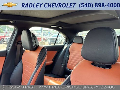 Used 2024 Mercedes-Benz C 300 4MATIC Sedan image 3