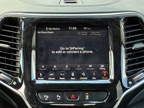 Used 2019 Jeep Cherokee Limited w/ Luxury Group AWD/4WD image 24