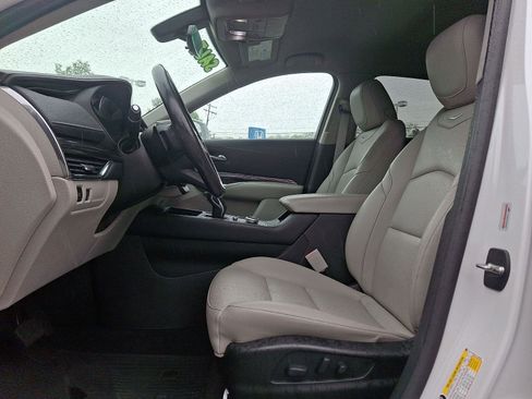 Used 2019 Cadillac XT4 Luxury w/ Cold Weather Package AWD/4WD image 13