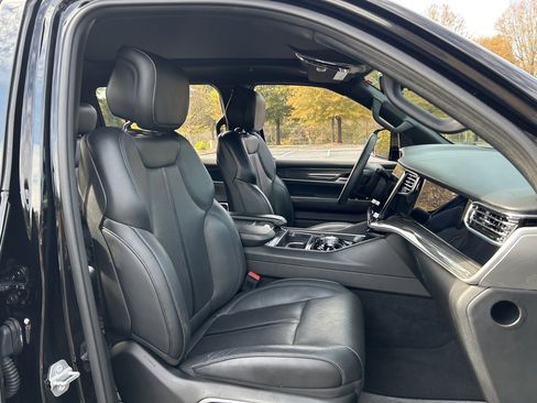 Used 2022 Jeep Wagoneer Series III w/ Premium Group I image 53