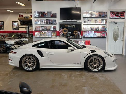 Used 2016 Porsche 911 GT3 RS RWD image 5