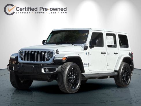 Certified 2025 Jeep Wrangler Unlimited Sahara AWD/4WD image 8
