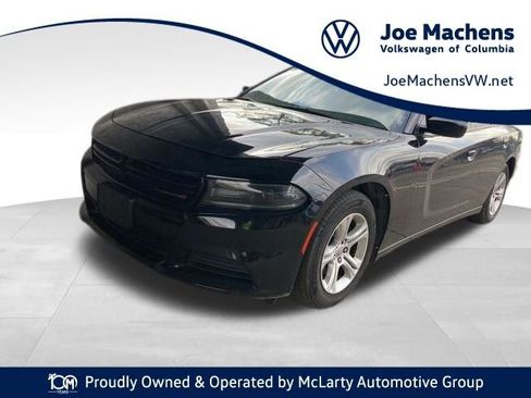 Used 2020 Dodge Charger SXT image 1