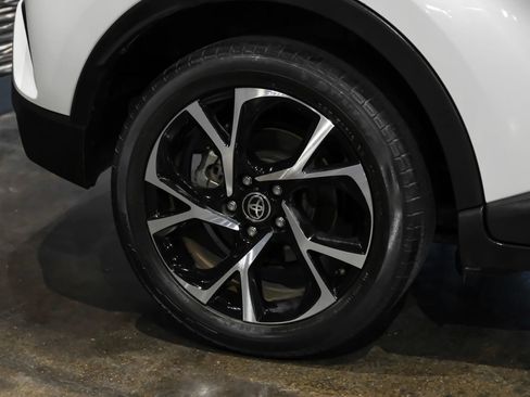 Used 2021 Toyota C-HR XLE image 49