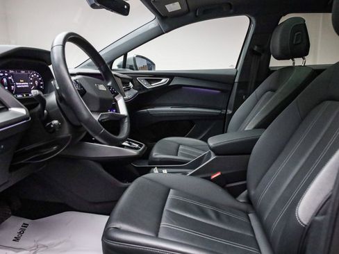 Used 2024 Audi Q4 e-tron Premium image 19
