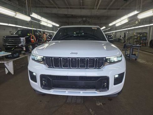 Certified 2025 Jeep Grand Cherokee L Overland w/ Advanced Protech Group III image 2
