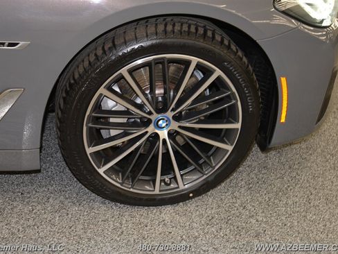 Used 2022 BMW 530e w/ Premium Package RWD image 52