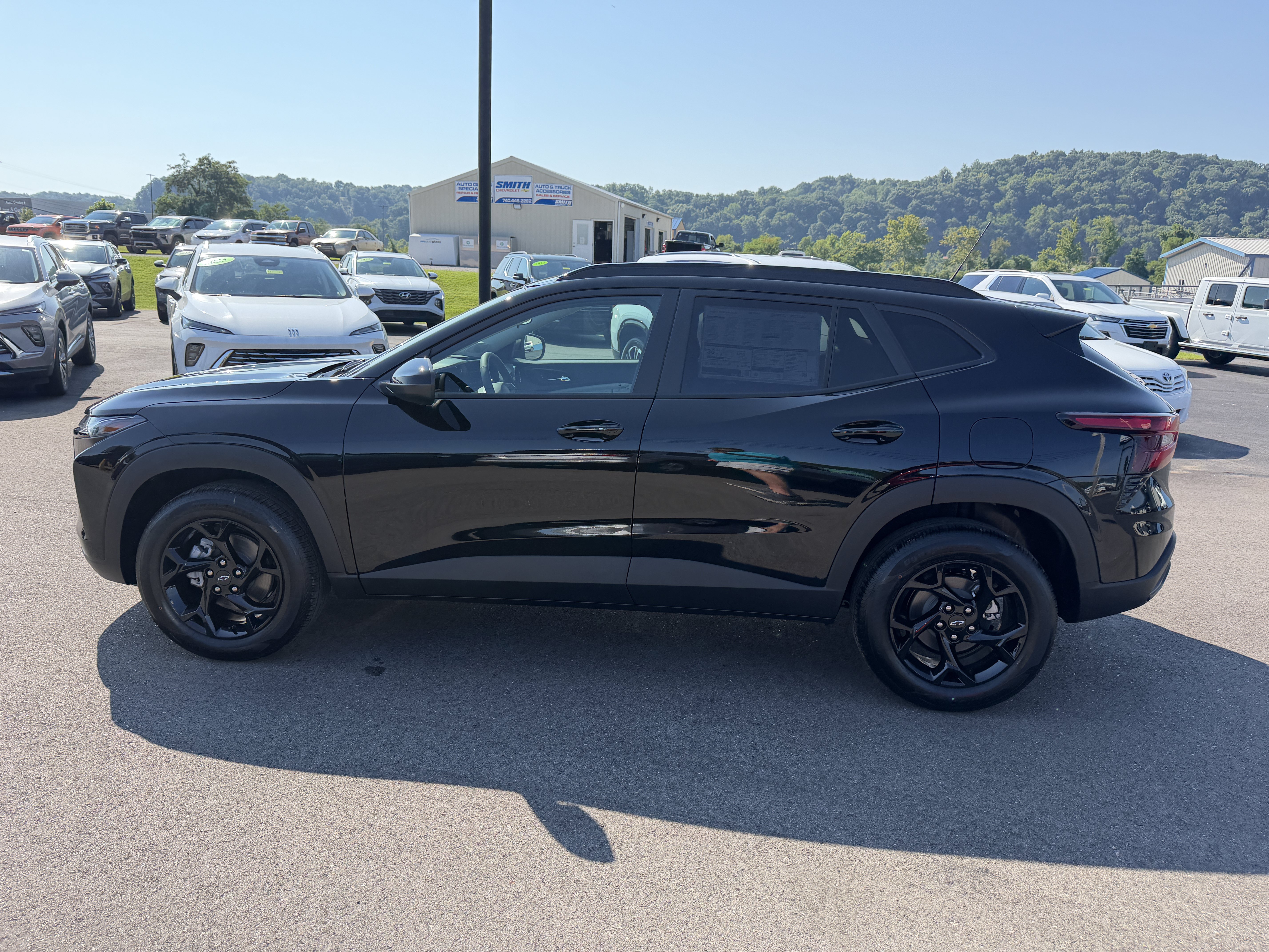 New 2026 Chevrolet Trax LT w/ Driver Confidence Package FWD image 5