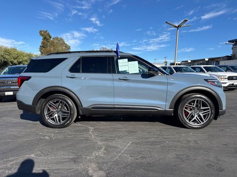 Certified 2025 Ford Explorer ST-Line w/ Premium Package RWD image 7
