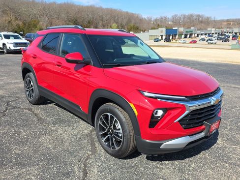 New 2026 Chevrolet TrailBlazer LT w/ Convenience Package image 2