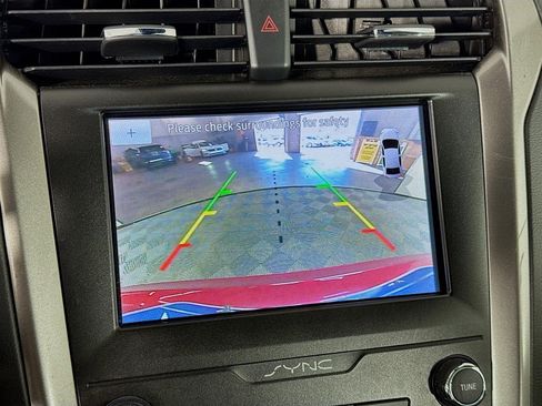 Used 2020 Ford Fusion SE image 18