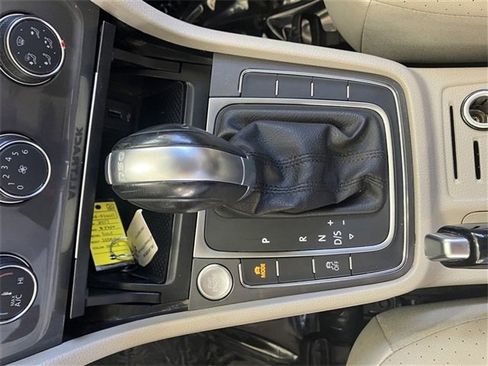 Used 2017 Volkswagen Golf Alltrack SE image 16