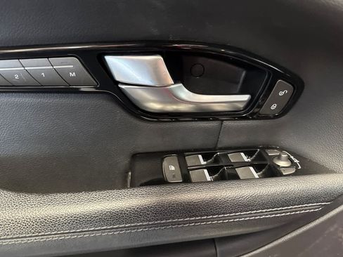 Used 2018 Land Rover Range Rover Evoque SE image 10