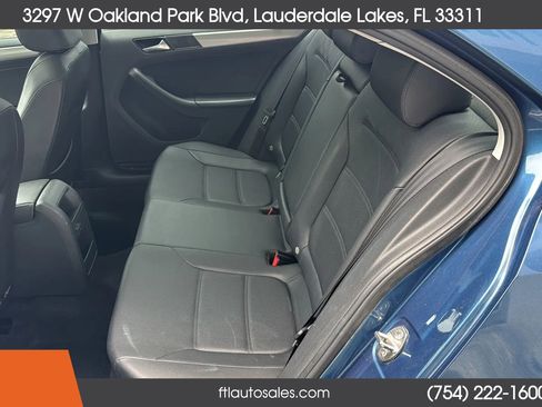 Used 2017 Volkswagen Jetta SE FWD image 25