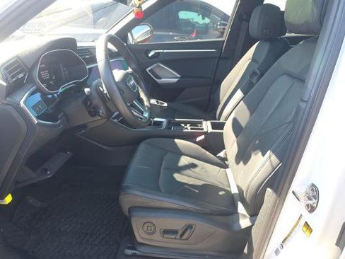 Used 2024 Audi Q3 2.0T Premium Plus w/ Premium Plus Package image 3