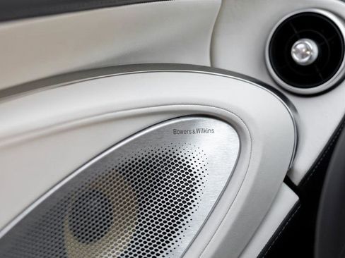 Used 2025 McLaren GTS RWD image 35