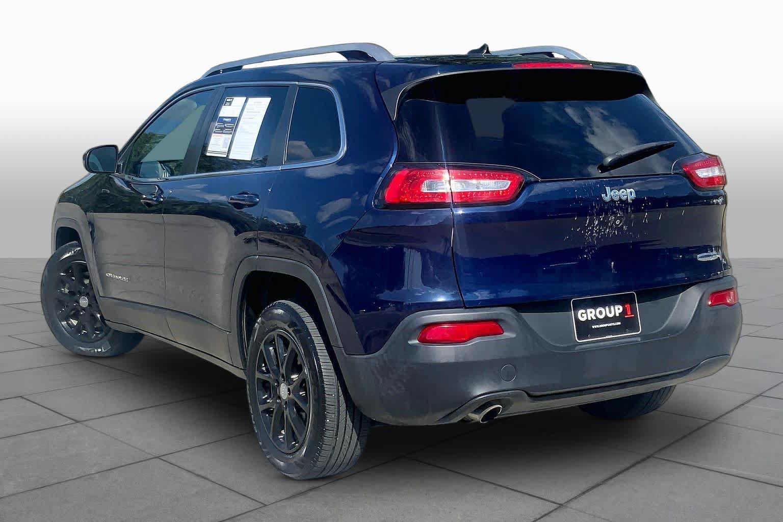 Used 2015 Jeep Cherokee Latitude FWD image 11