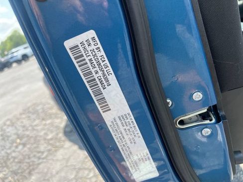 Used 2023 Dodge Charger SXT RWD image 27