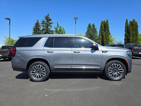 Used 2022 GMC Yukon Denali w/ Max Trailering Package AWD/4WD image 2