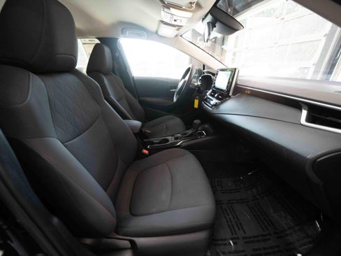 Used 2020 Toyota Corolla LE FWD image 26